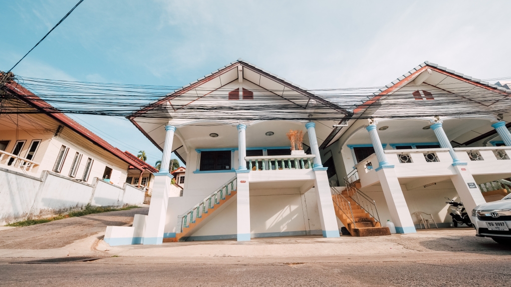 house for rent in Karon close to beach